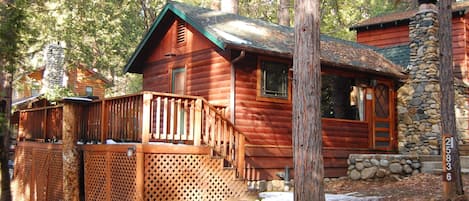 Front view of cabin with side deck