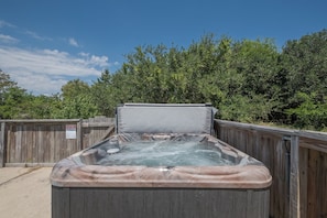 Bain à remous extérieur