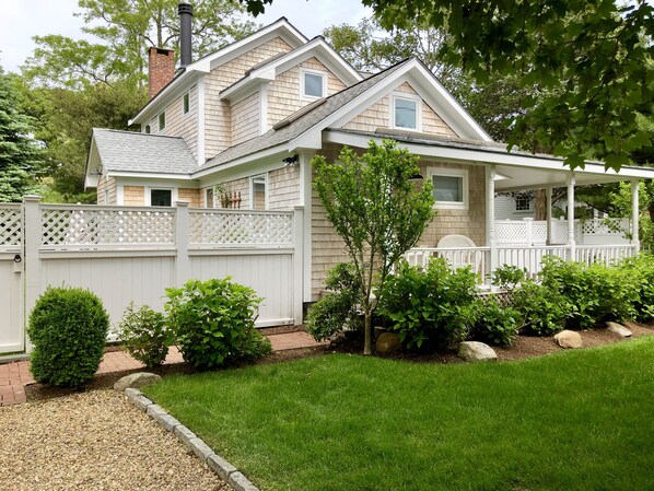 Front of main house 