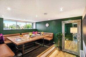 Dining / social space
