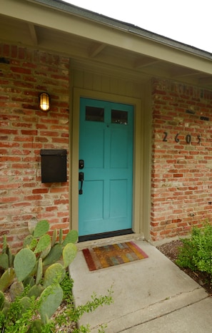 When you see the turquoise door you'll know you're home!