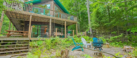 Two spacious decks and a firepit overlooking the lake! 