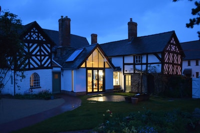 Das Throne Weobley ist ein luxuriöses 2-Sterne-Haus im britischen Dorf des Jahres