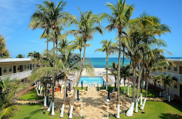 The Miami Beach Club Condominium