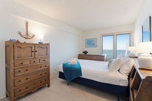 Queen Bedroom