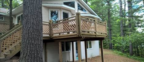 New large Trex multi-tiered deck