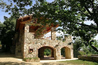 Gran albergue con PISCINA PRIVADA con capacidad para 13 personas durante todo el año.