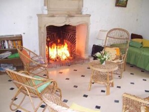Petit Salon
