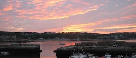 Spectacular Sunsets from the Waterfront Apartment