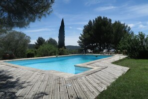 la piscine et sa vue