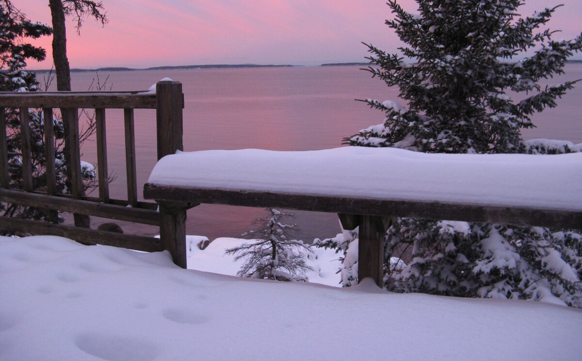 Paul’s Cottage – Waterfront on Quietside of Mount Desert Island/Acadia Nat.Park