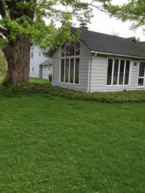 Sun room and back of house.