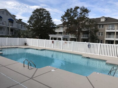 Luxury Vacation Condo At Oyster Bay- Free Wifi, Linens & Towels