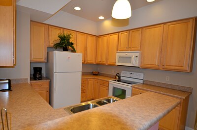 Luxury Vacation Condo At Oyster Bay- Free Wifi, Linens & Towels