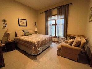 Bedroom 2, Garden View
