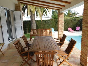 Poolside dining area 