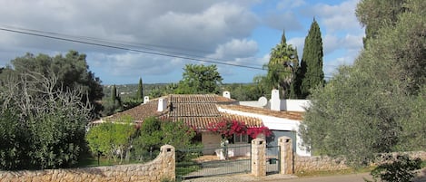 Villa Fumone - looking from our neighbor accross the street - View Westwards