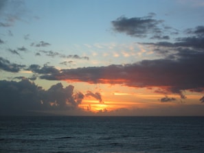 Sunset off the Northern end of Lana'i.