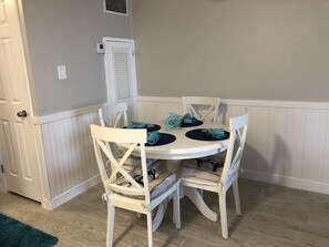 Cozy dinning