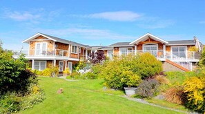Your own private cottage, the 'middle'  building with view deck, beach access.