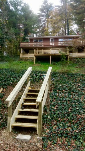 Steps to Rockwood Drive. Driveway on KNOLLWOOD. 