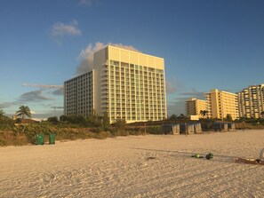 Marriott Crystal Shores - Marco Island. Gulf Front apartments