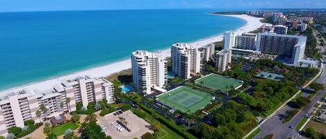 Marriott Crystal Shores is the group of buildings towards the top right