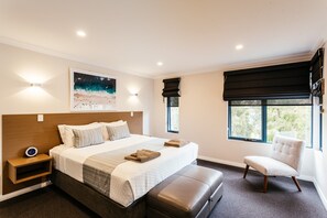 Esplanade 2-bedroom King Spa King Room