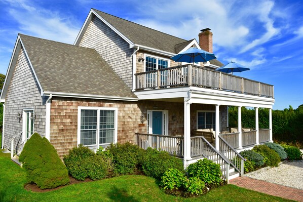 Charming Montauk traditional cedar shingled beach house!