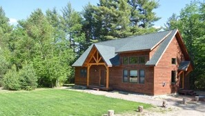Bear Den Chalet 