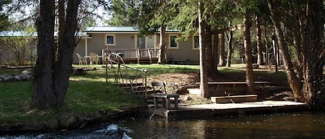 Silent Sport Lodge's Adventure River Cabin