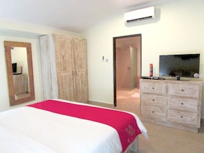 Aisha,14 Bedroom Villa, Central Seminyak
