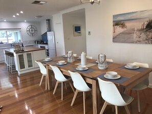 Dining/kitchen 