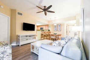 Palms 2816 - Living Area
