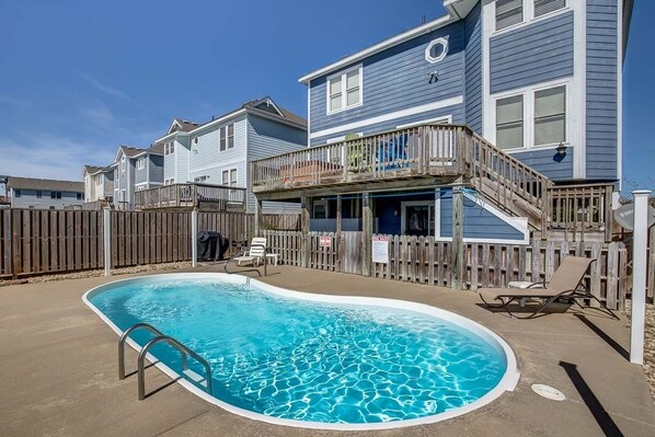 Private Pool Area