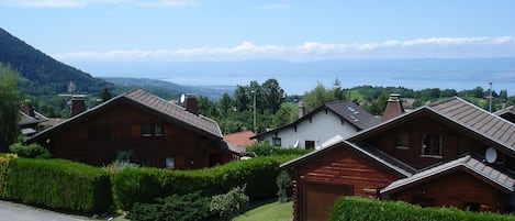 Vue du balcon nord, sur le lac Léman et le Jura Suisse