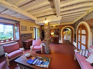 Bright Living room with direct access to the private garden