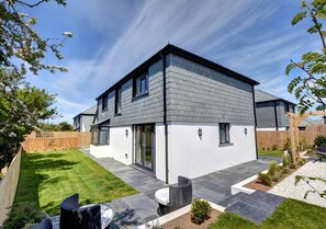 Rear external