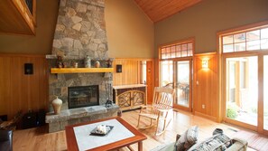 Great room with custom craftsman detail and furnishings.