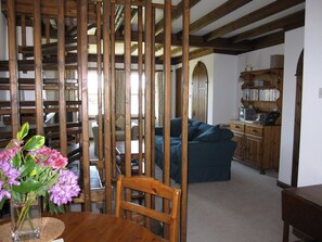 Islay Cottage dining area