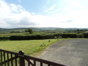 Merlin House Garden views to National Park