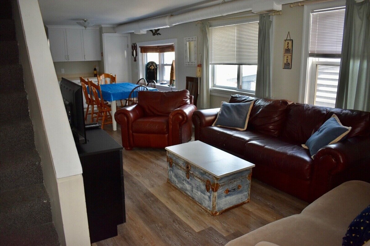 Ocean Front / Oceanside 3 Family Beach House best of the beach, families only