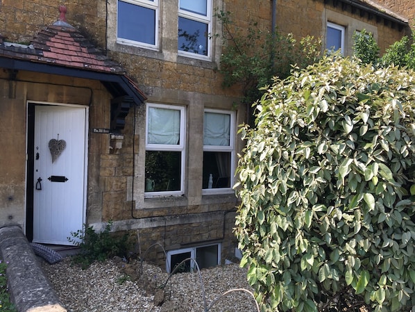 Front Entrance to Cosy Quirky House