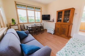 Captains Cabin