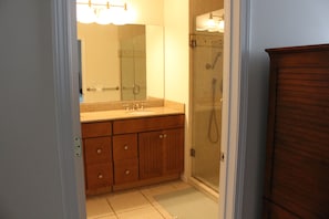 Master Bath With Dbl Sinks And Private Toilet