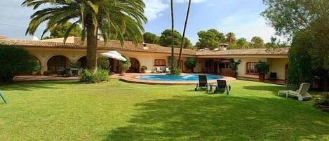Garden pool and villa