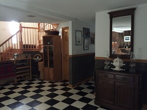 Looking back at entry area from glass sliders
