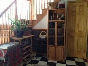Entry Area-open but assures your privacy!