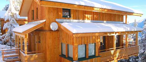 Chalet im Winter