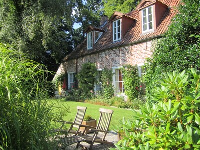 Cottage Histórico - Orangerie romántica en Berum / Hage